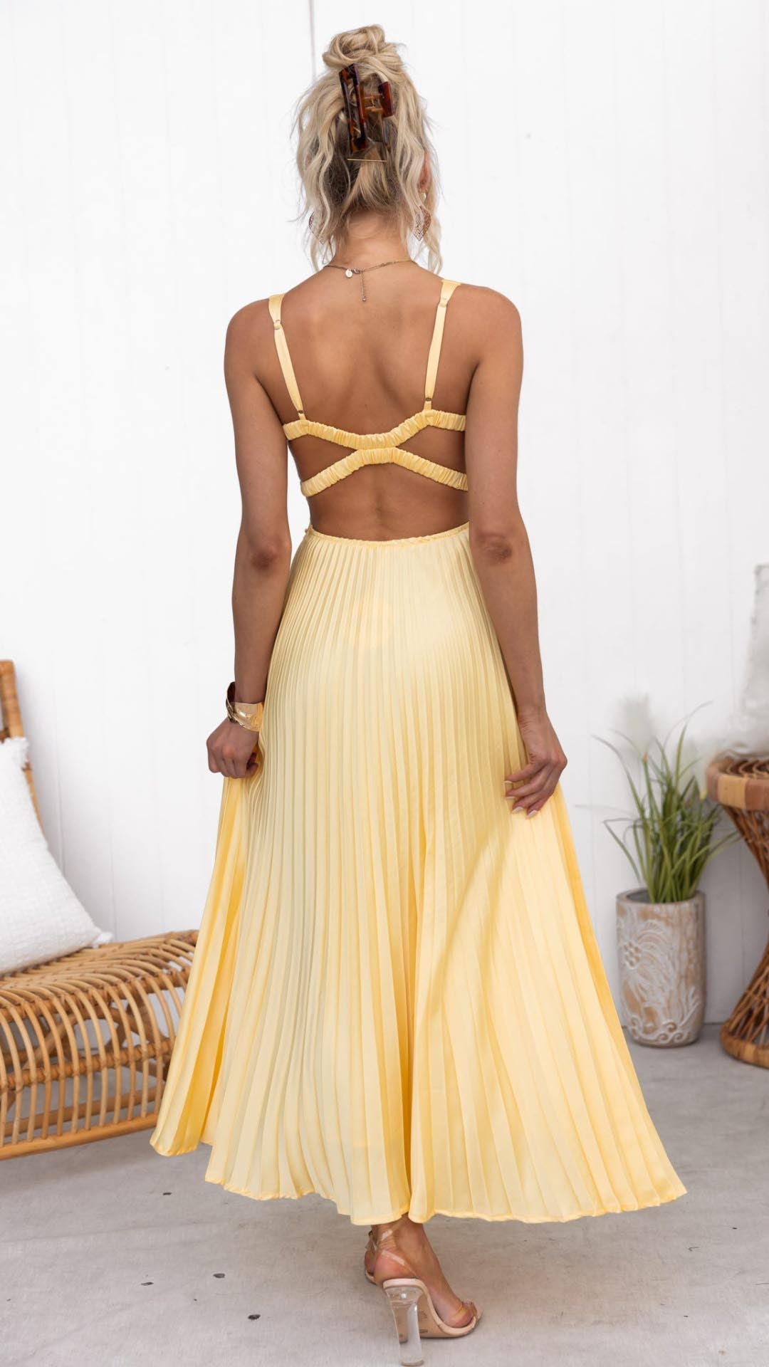 Sunray™ – Yellow Pleated V-Neck Maxi Dress